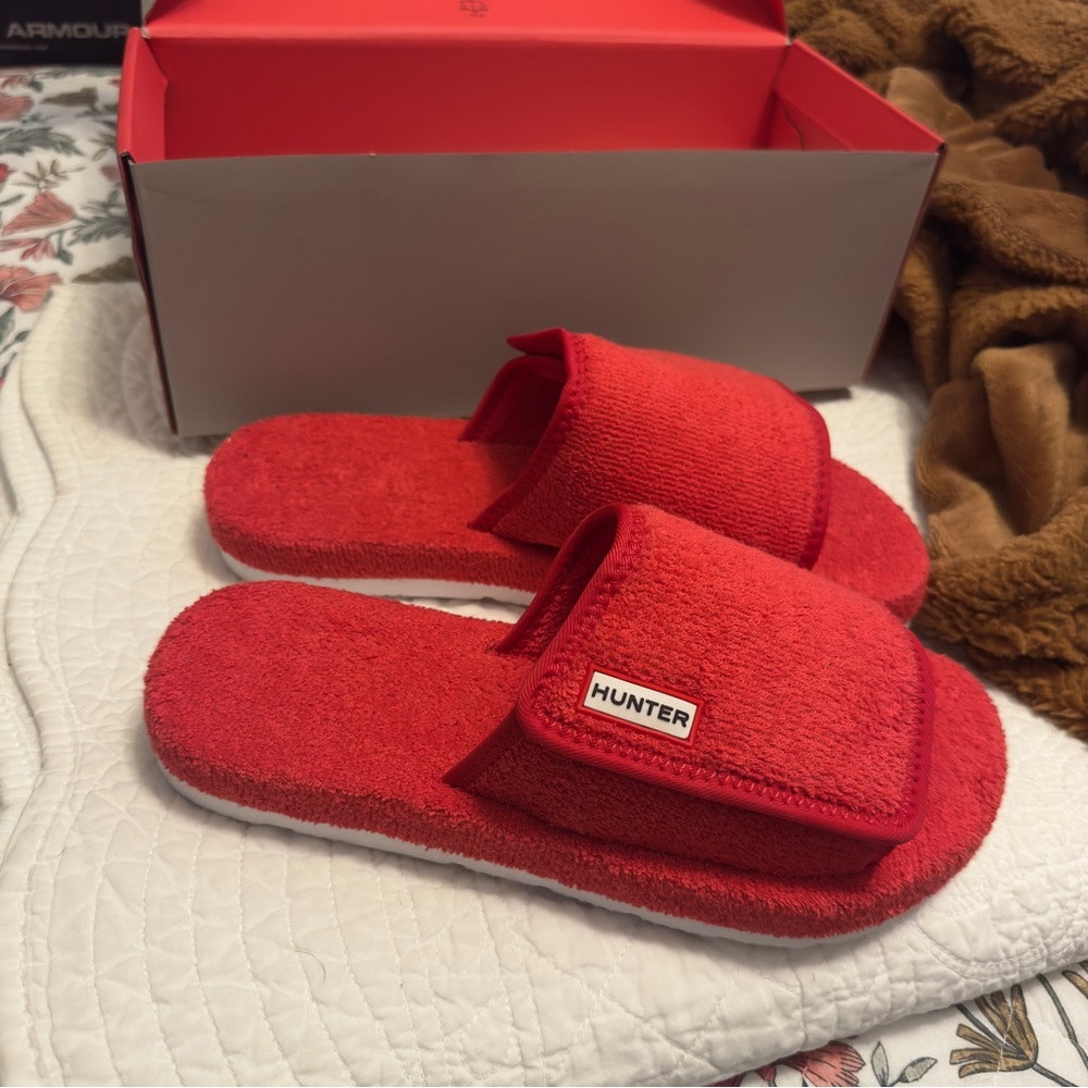 Hunter Red Terrycloth slides